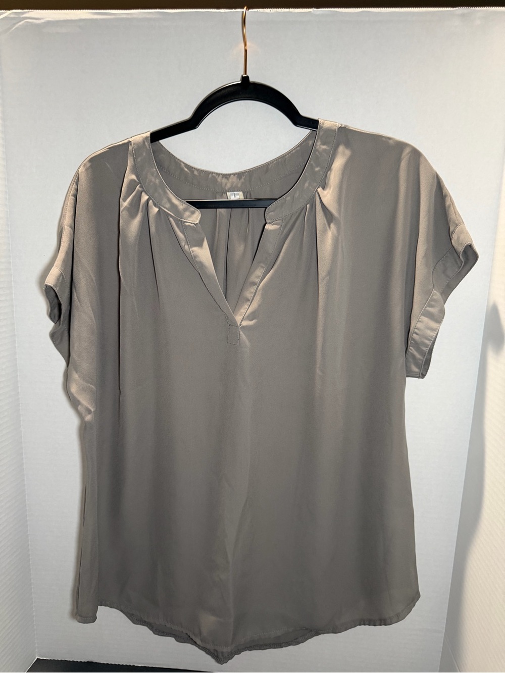 Women's Taupe Short‎ Sleeve V-Notch Blouse